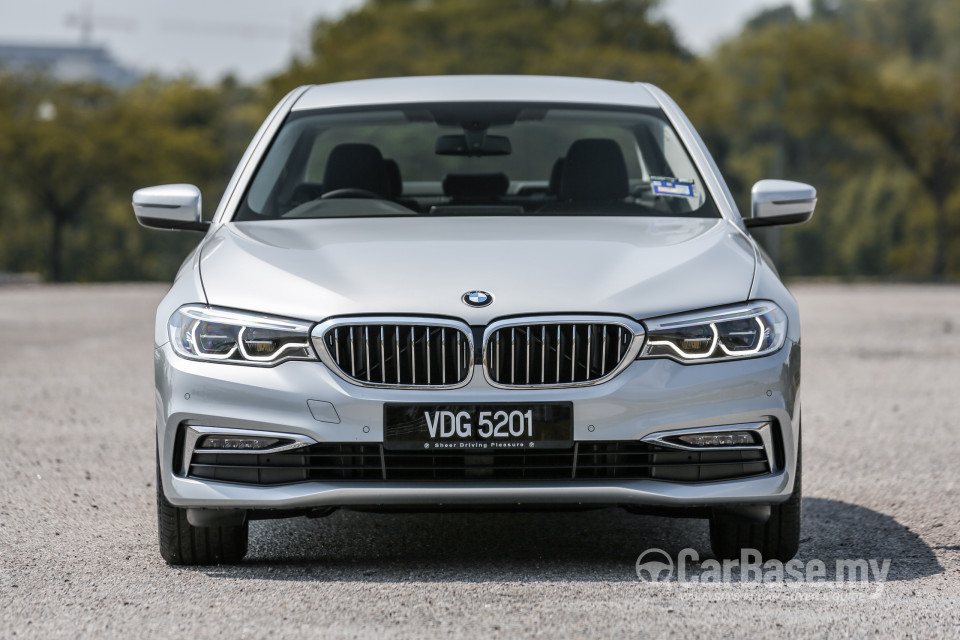 BMW 5 Series G30 (2017) Exterior