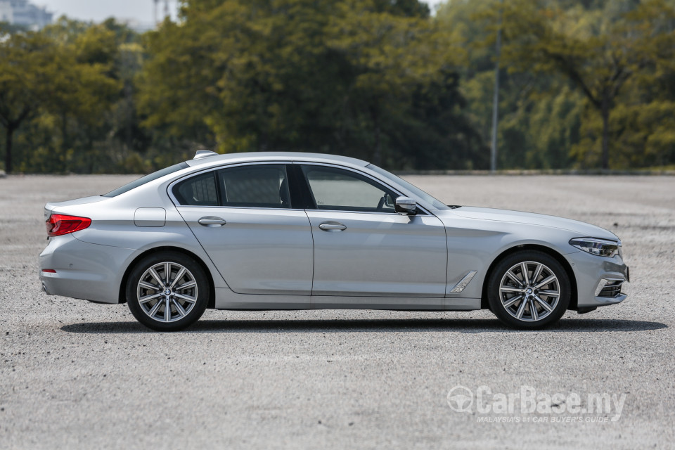 BMW 5 Series G30 (2017) Exterior