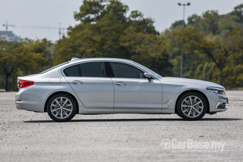 BMW 5 Series G30 (2017) Exterior