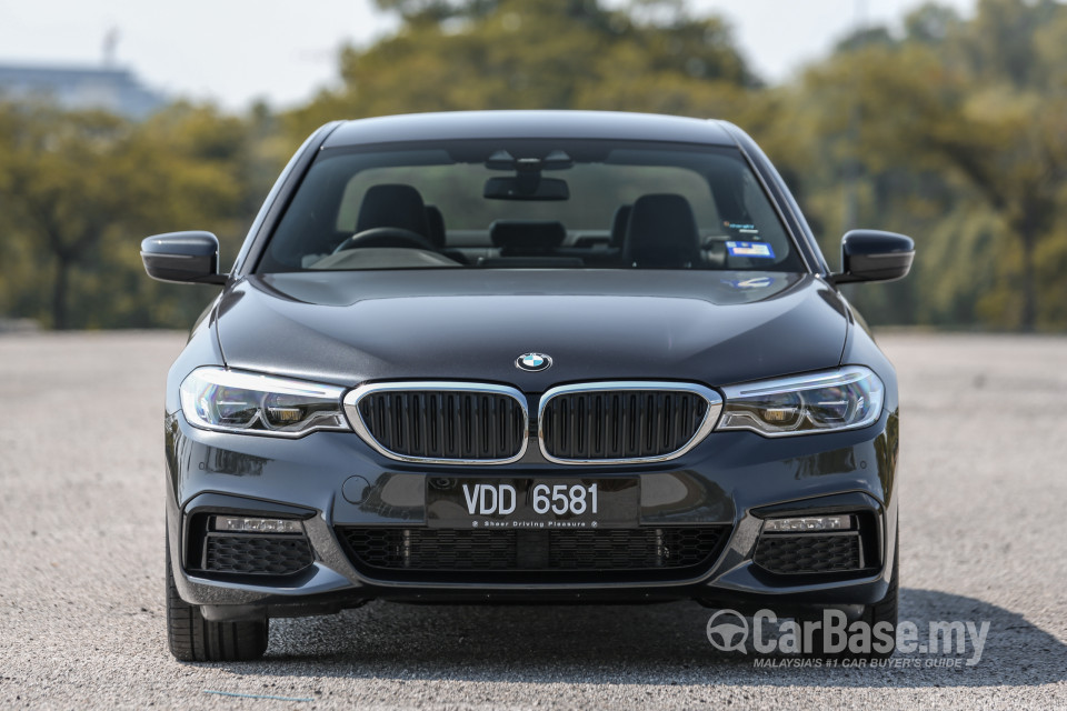 BMW 5 Series G30 (2017) Exterior