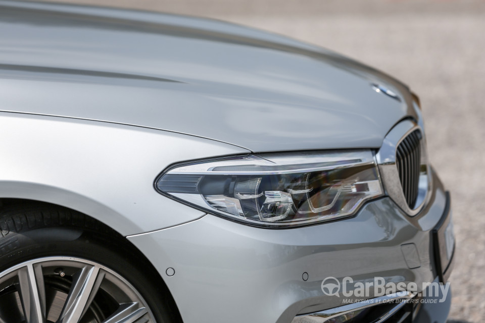 BMW 5 Series G30 (2017) Exterior