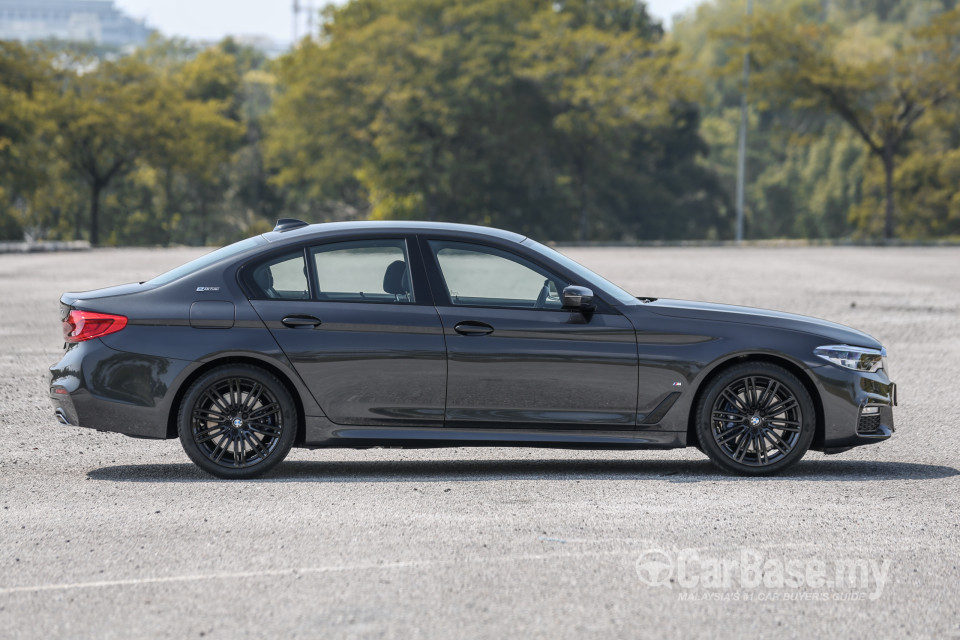 BMW 5 Series G30 (2017) Exterior