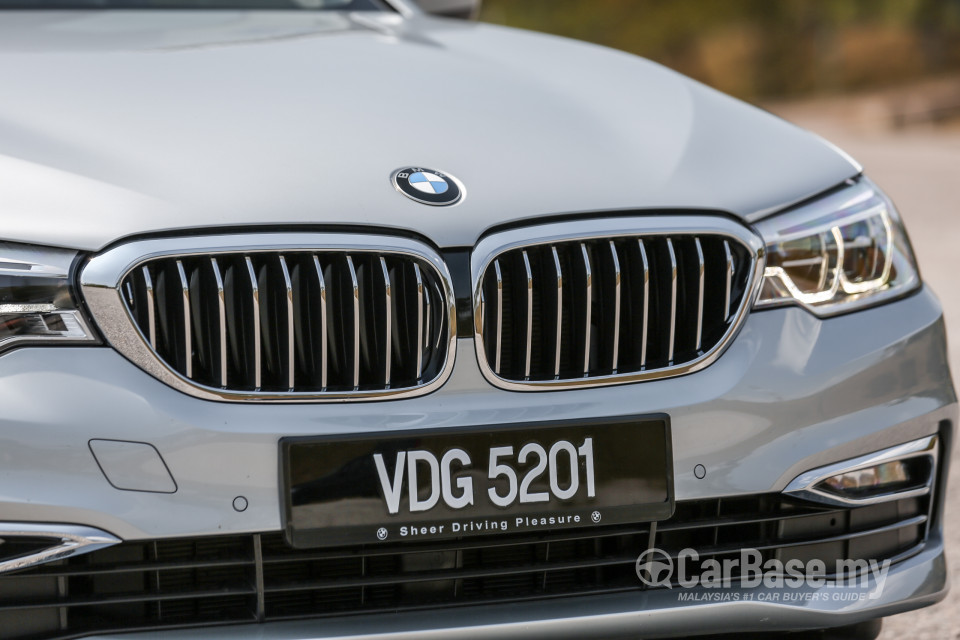 BMW 5 Series G30 (2017) Exterior