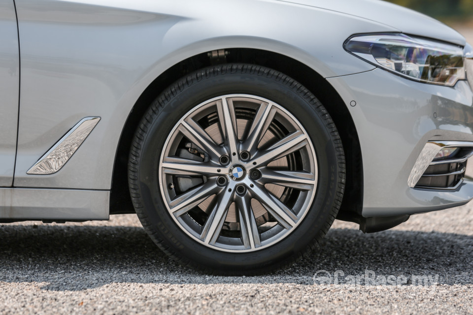 BMW 5 Series G30 (2017) Exterior