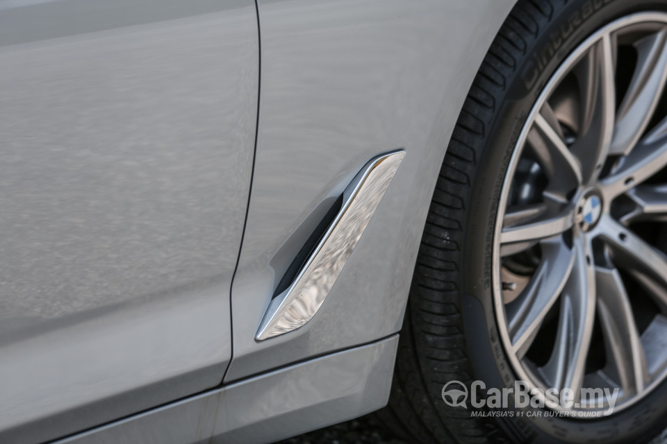 BMW 5 Series G30 (2017) Exterior