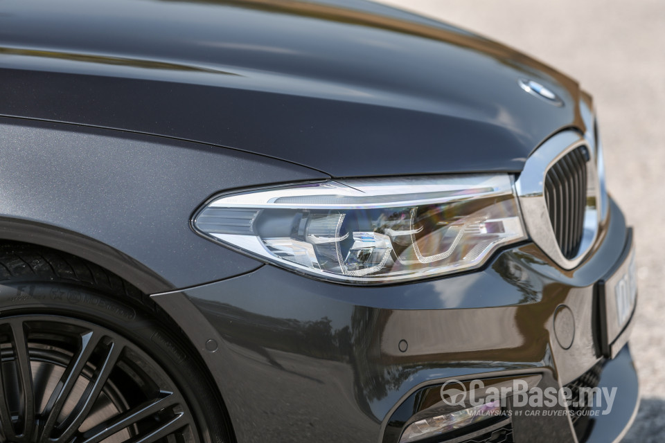 BMW 5 Series G30 (2017) Exterior