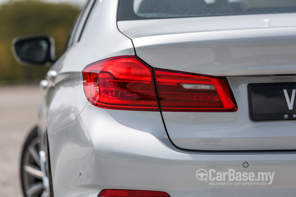 BMW 5 Series G30 (2017) Exterior