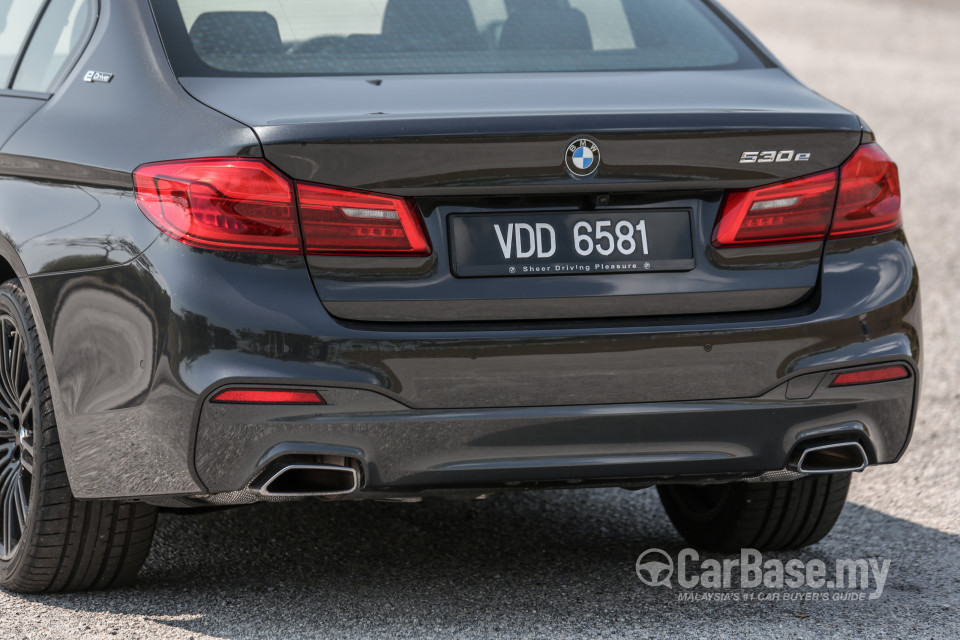 BMW 5 Series G30 (2017) Exterior