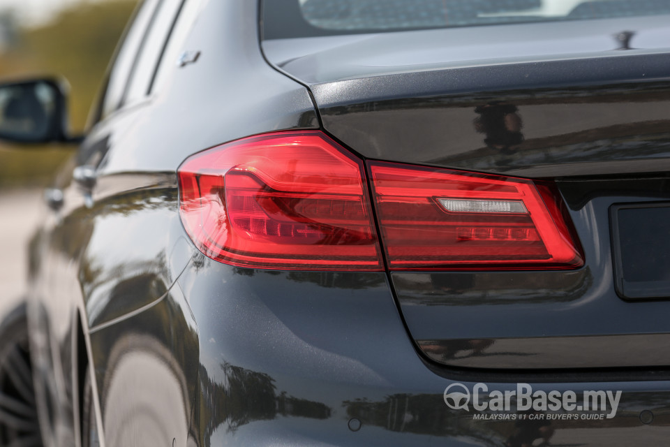 BMW 5 Series G30 (2017) Exterior
