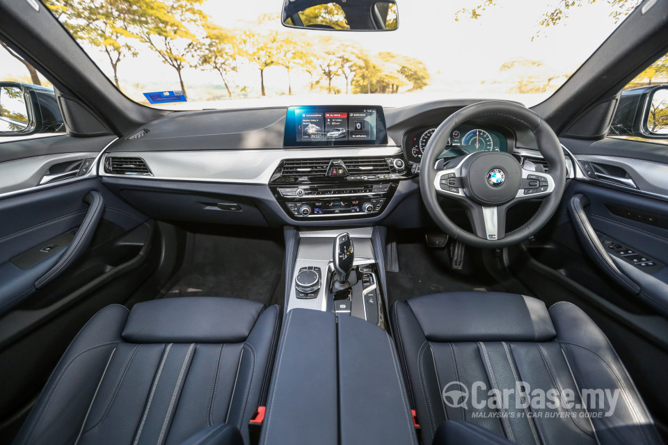 BMW 5 Series G30 (2017) Exterior