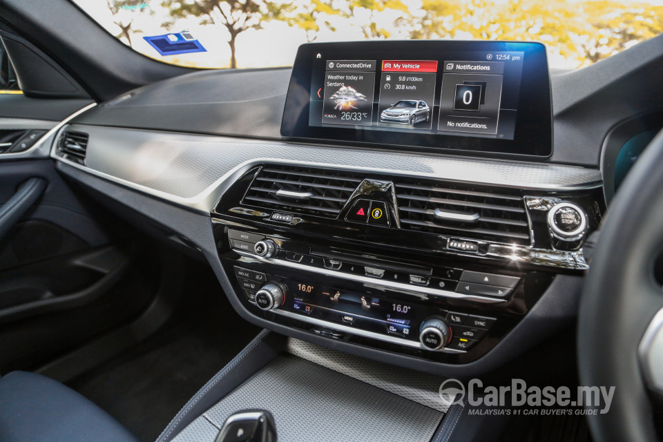BMW 5 Series G30 (2017) Exterior