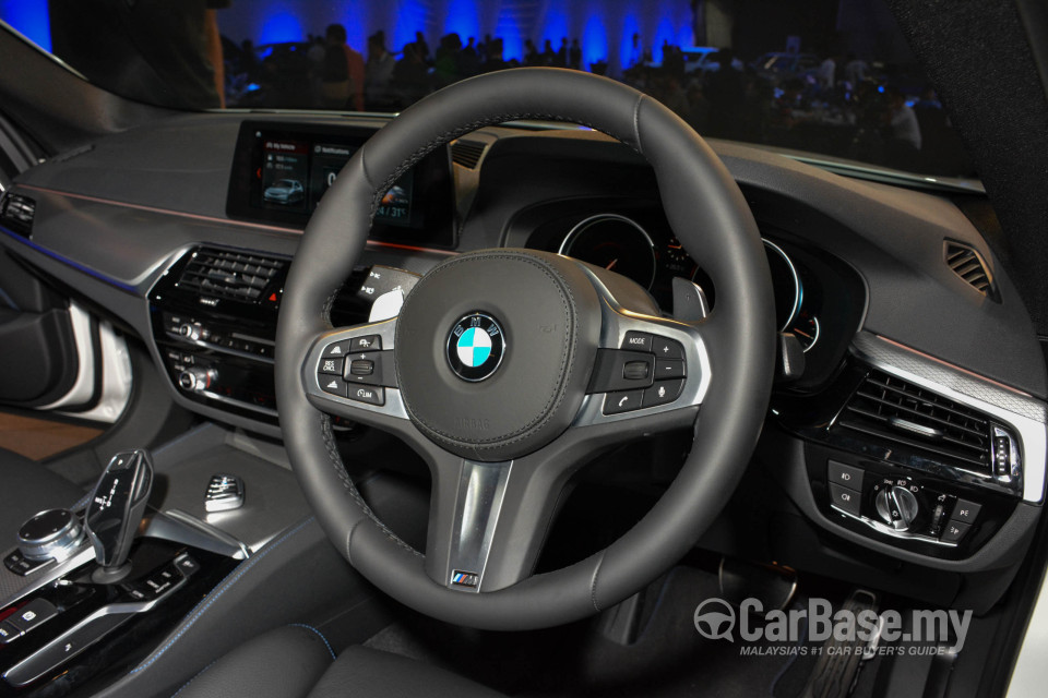 BMW 5 Series G30 (2017) Interior