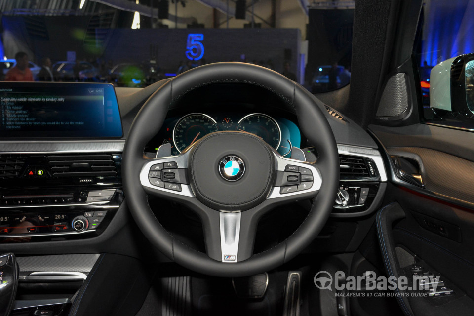 BMW 5 Series G30 (2017) Interior