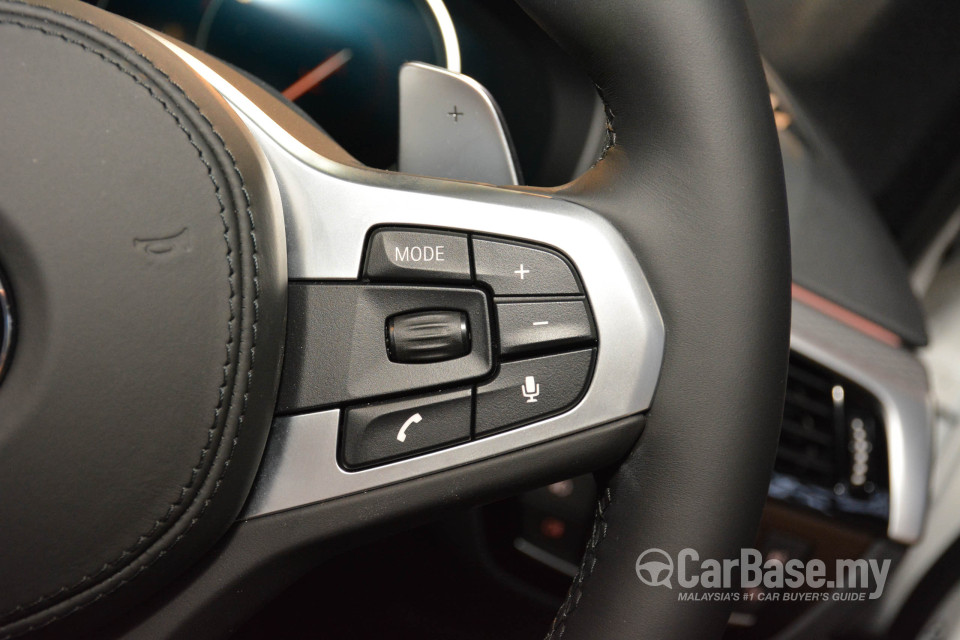 BMW 5 Series G30 (2017) Interior