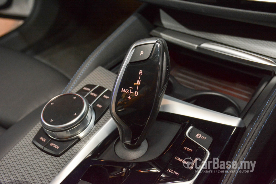 BMW 5 Series G30 (2017) Interior