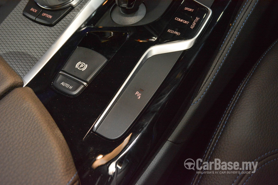 BMW 5 Series G30 (2017) Interior