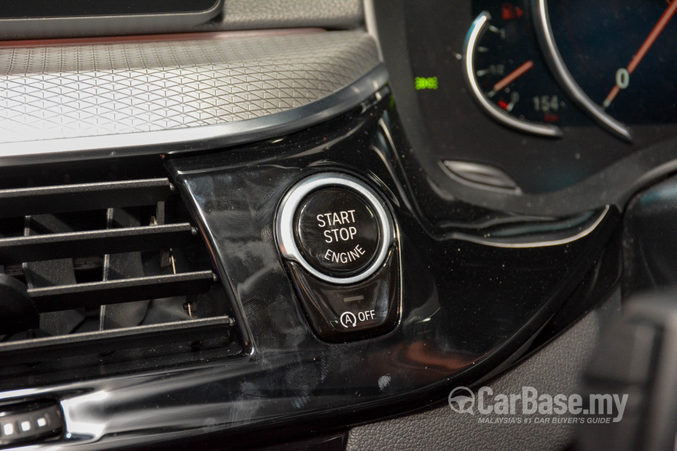 BMW 5 Series G30 (2017) Interior