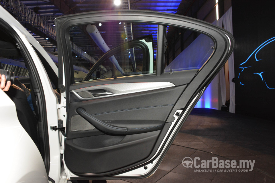 BMW 5 Series G30 (2017) Interior
