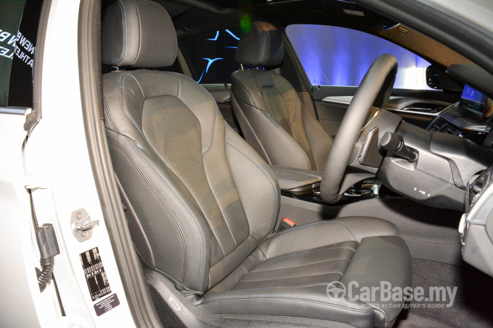 BMW 5 Series G30 (2017) Interior