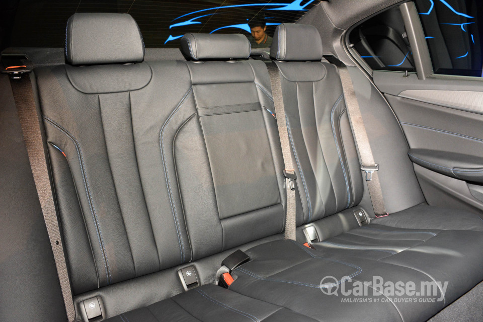 BMW 5 Series G30 (2017) Interior