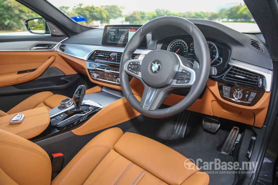 BMW 5 Series G30 (2017) Interior