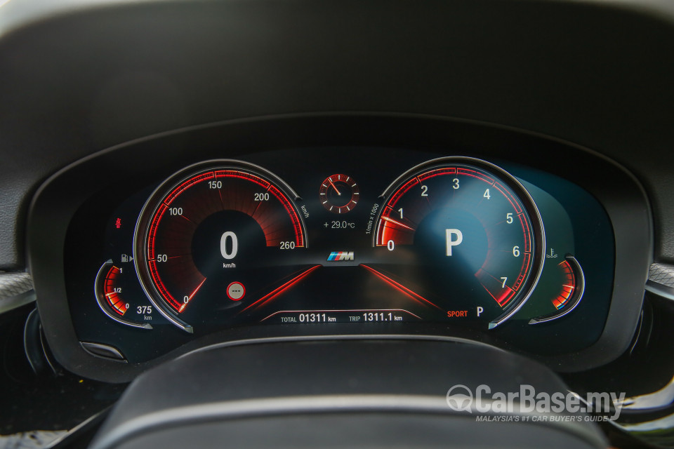 BMW 5 Series G30 (2017) Interior