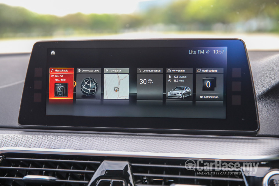 BMW 5 Series G30 (2017) Interior