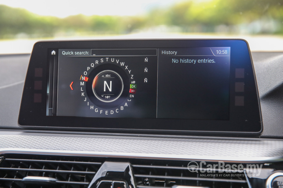 BMW 5 Series G30 (2017) Interior