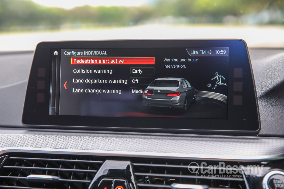 BMW 5 Series G30 (2017) Interior