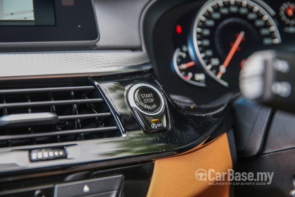 BMW 5 Series G30 (2017) Interior