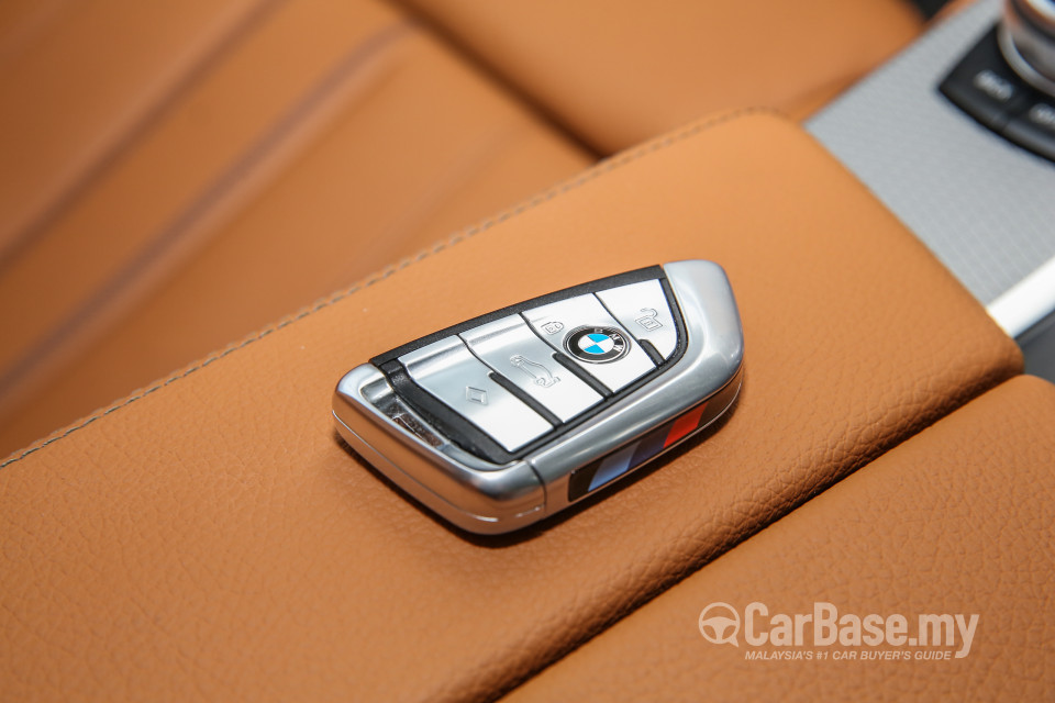 BMW 5 Series G30 (2017) Interior
