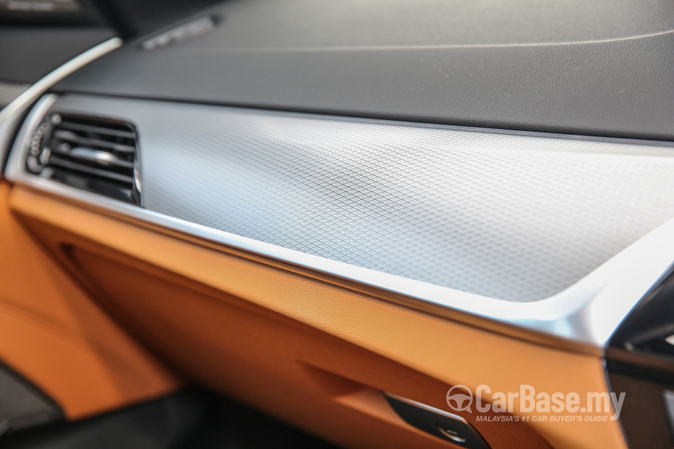 BMW 5 Series G30 (2017) Interior