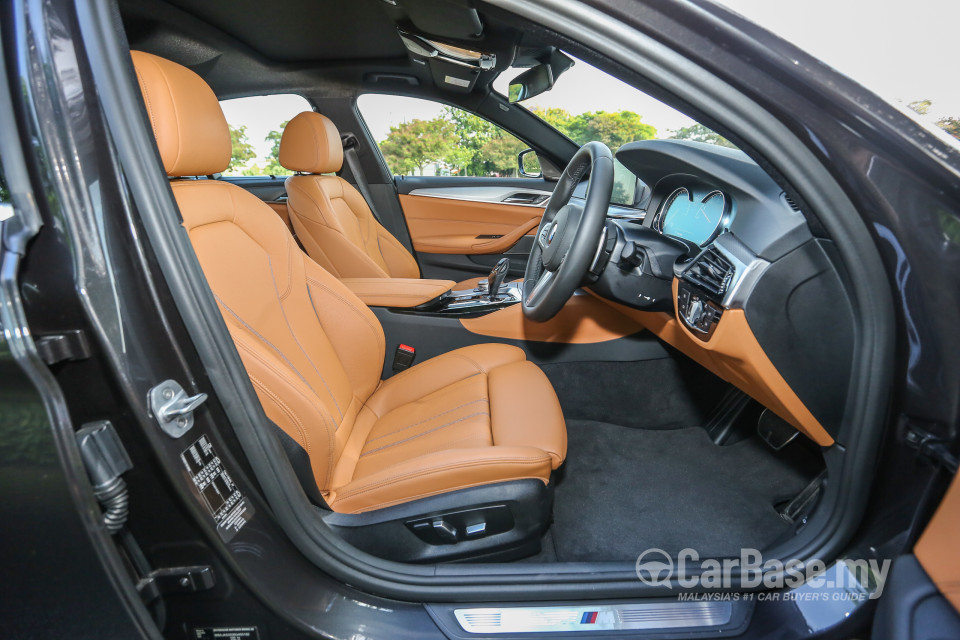 BMW 5 Series G30 (2017) Interior