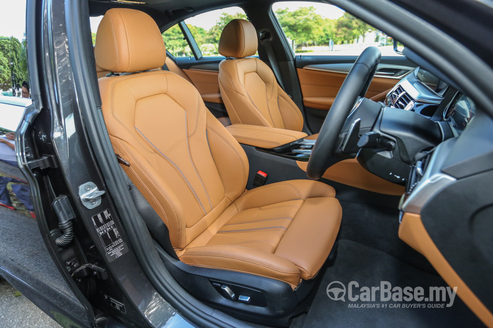 BMW 5 Series G30 (2017) Interior