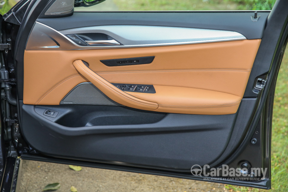 BMW 5 Series G30 (2017) Interior