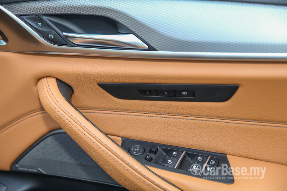 BMW 5 Series G30 (2017) Interior