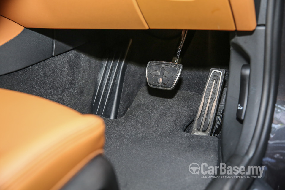 BMW 5 Series G30 (2017) Interior