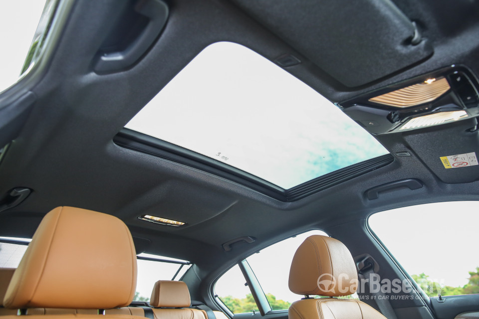 BMW 5 Series G30 (2017) Interior