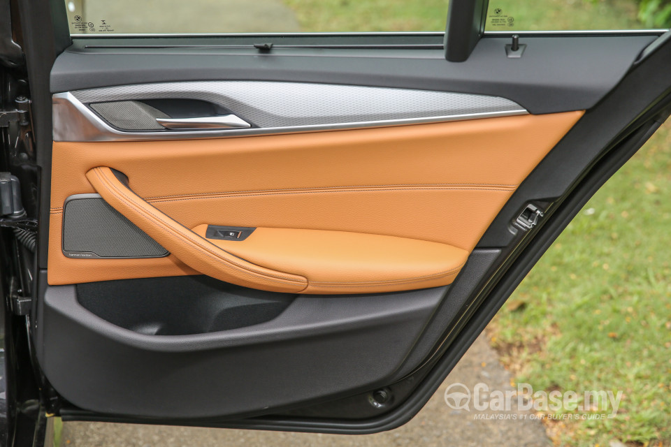 BMW 5 Series G30 (2017) Interior