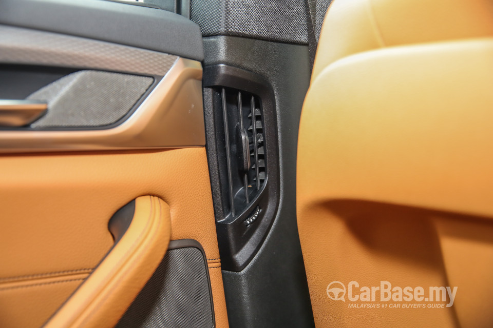 BMW 5 Series G30 (2017) Interior