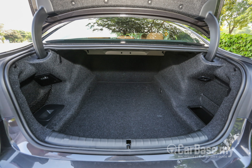 BMW 5 Series G30 (2017) Interior