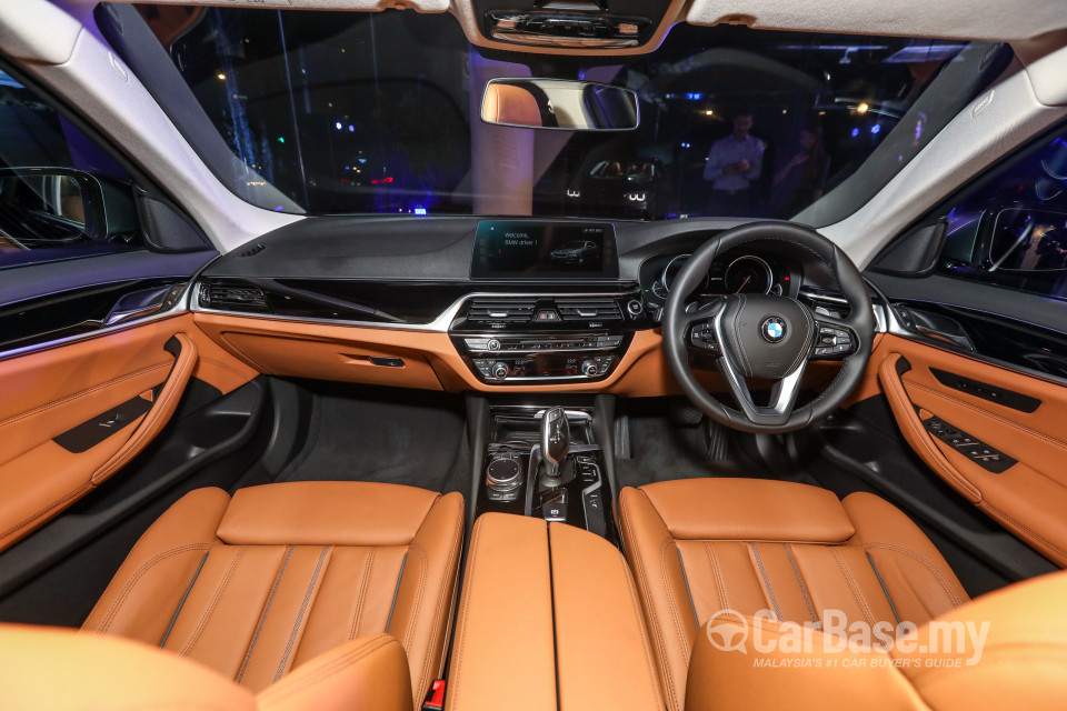 BMW 5 Series G30 (2017) Interior