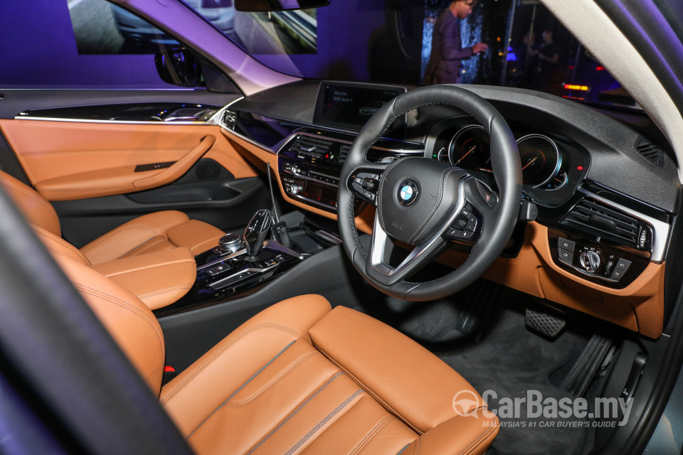 BMW 5 Series G30 (2017) Interior