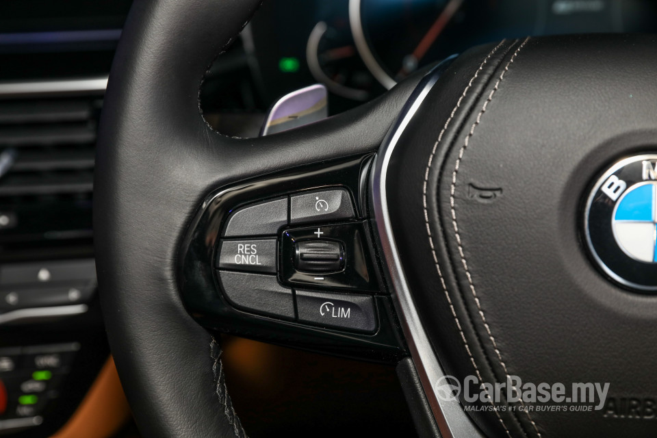 BMW 5 Series G30 (2017) Interior
