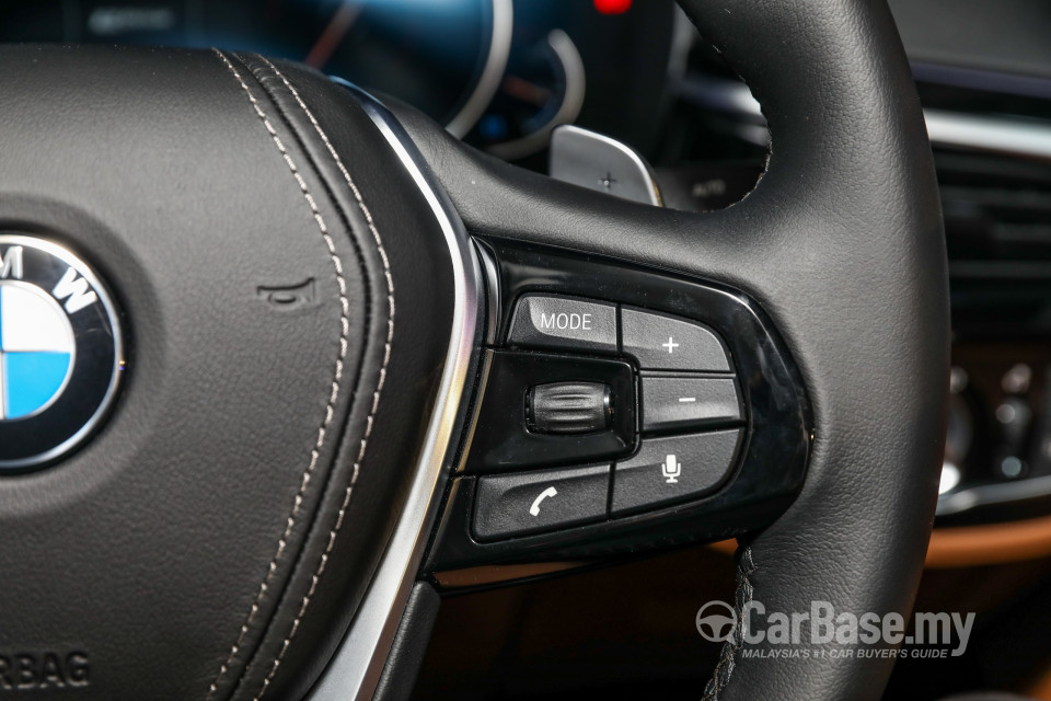 BMW 5 Series G30 (2017) Interior