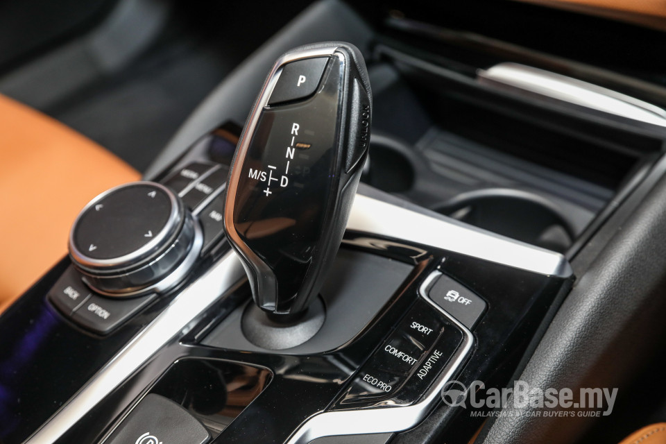 BMW 5 Series G30 (2017) Interior