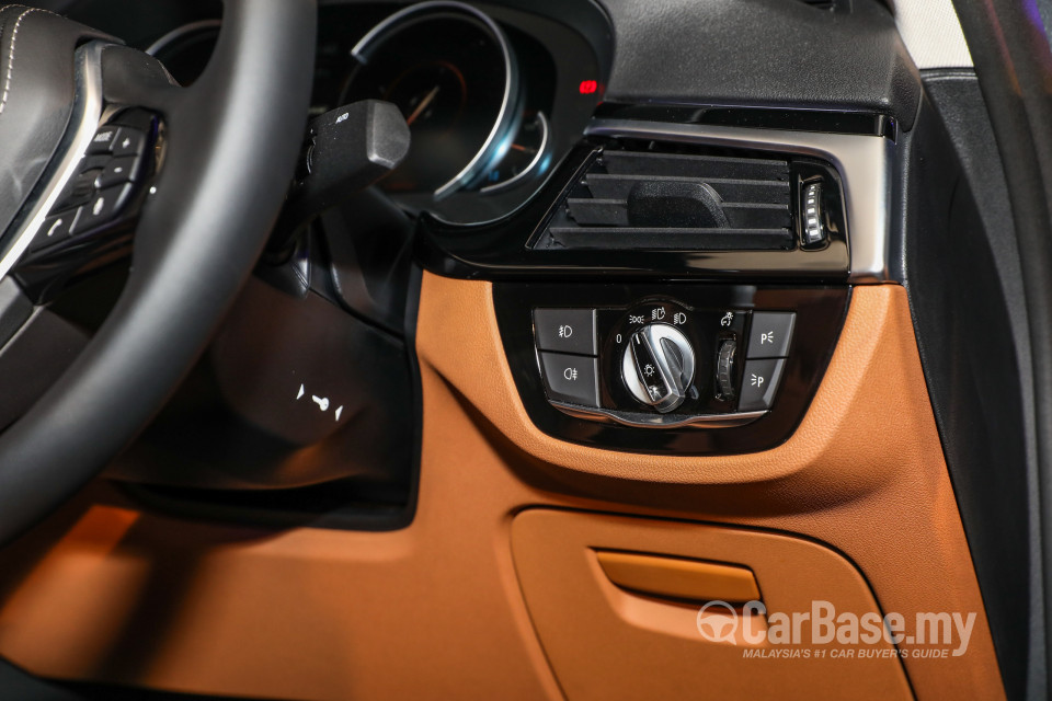 BMW 5 Series G30 (2017) Interior