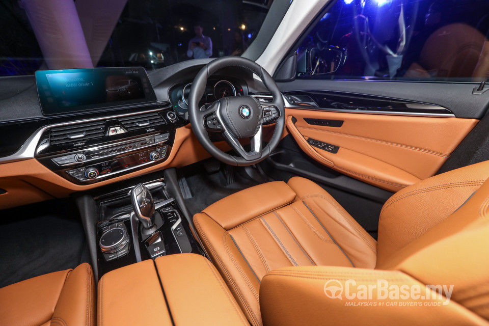 BMW 5 Series G30 (2017) Interior
