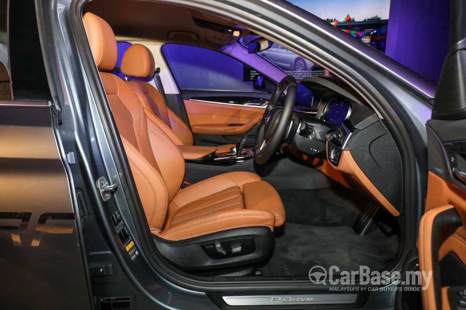 BMW 5 Series G30 (2017) Interior