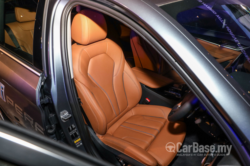 BMW 5 Series G30 (2017) Interior